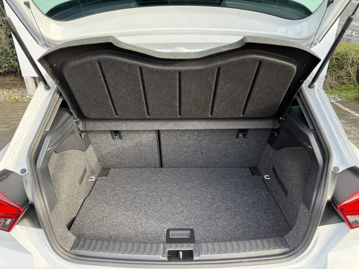 1.0 EcoTSI FR Plus Connect | Pano | ACC | Camera | Keyless | LED