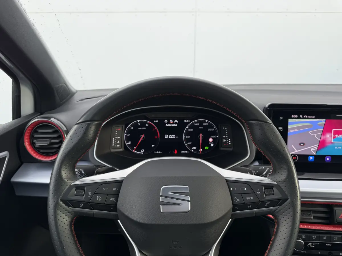1.0 EcoTSI FR Plus Connect | Pano | ACC | Camera | Keyless | LED