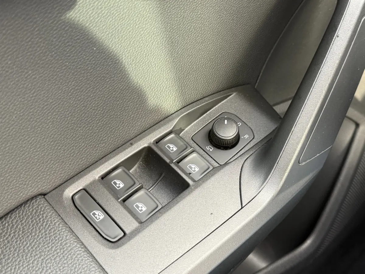 1.0 EcoTSI FR Plus Connect | Pano | ACC | Camera | Keyless | LED