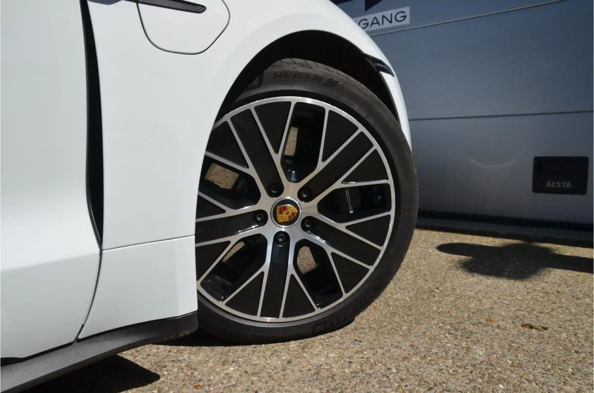 4S Performance 84 kWh Sport Chrono, 4x4 + achteras besturing, Pano, incl. BTW