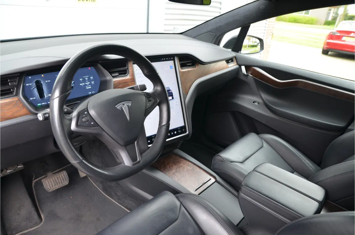 100D Enhanced AutoPilot2.5 (twv 3.800,-)