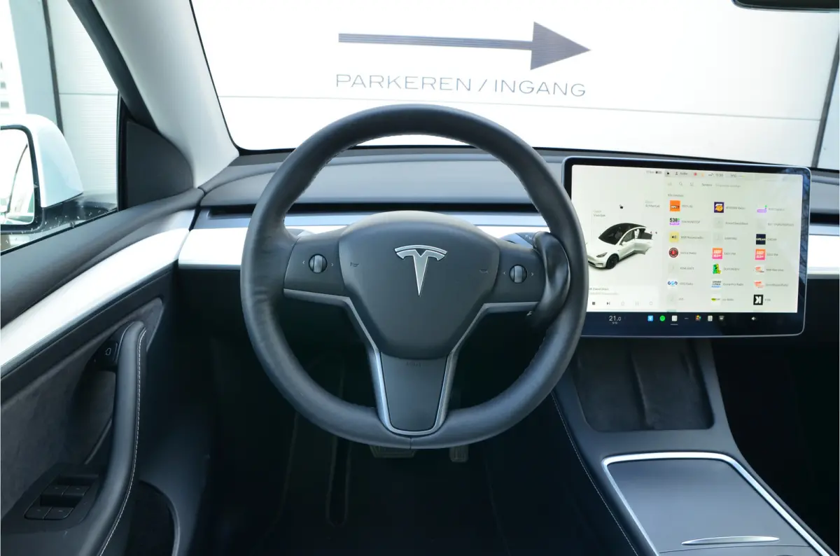 Long Range AWD 75 kWh Enhanced AutoPilot3.0 (twv 3.800,-)
