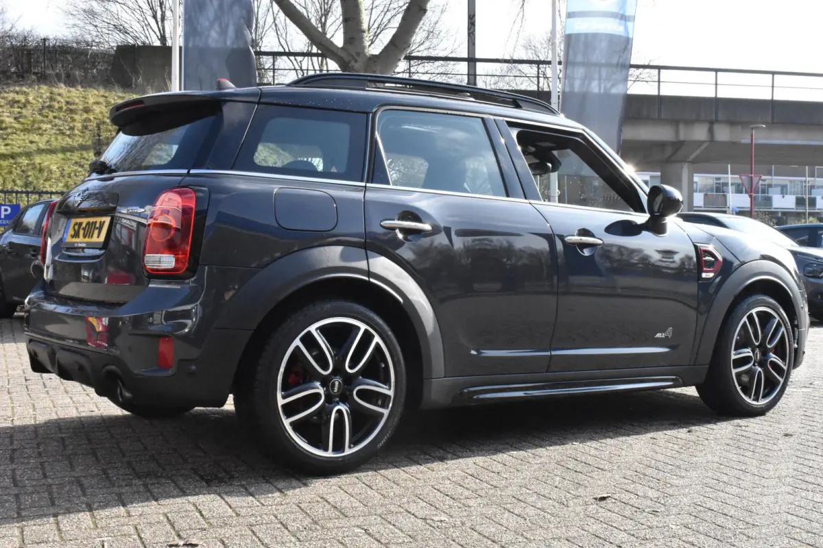 Mini 2.0 John Cooper Works ALL4 Schuifdak | H&K | Navi | 100% Onderhouden | 12 mnd BOVAG garantie | Whatsapp 06-53188999