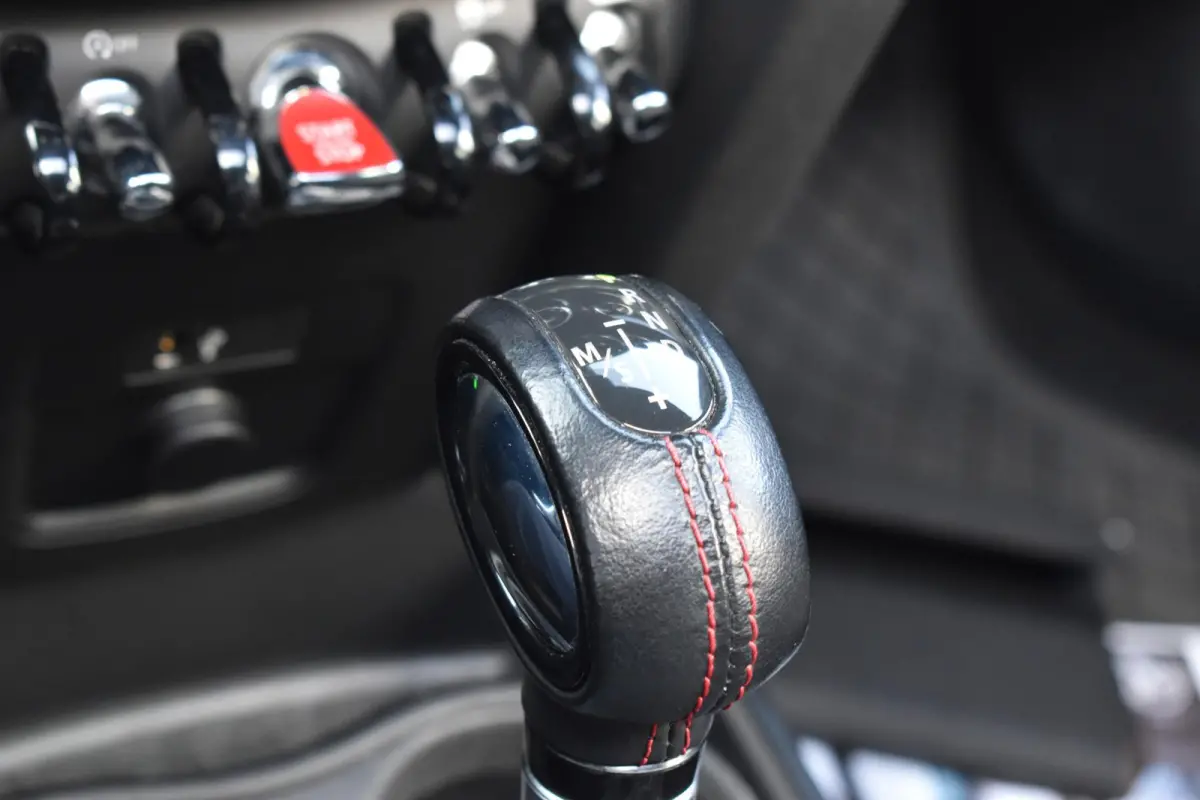 Mini 2.0 John Cooper Works ALL4 Schuifdak | H&K | Navi | 100% Onderhouden | 12 mnd BOVAG garantie | Whatsapp 06-53188999