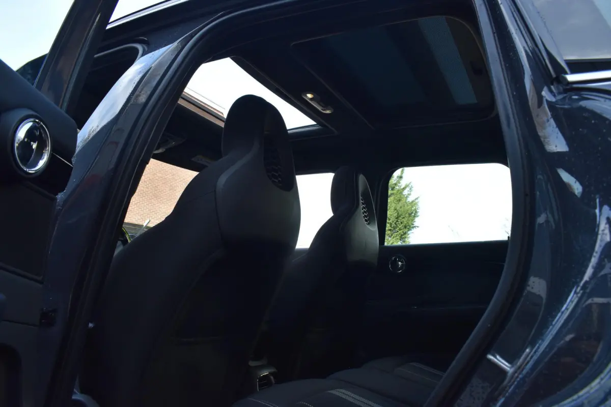 Mini 2.0 John Cooper Works ALL4 Schuifdak | H&K | Navi | 100% Onderhouden | 12 mnd BOVAG garantie | Whatsapp 06-53188999