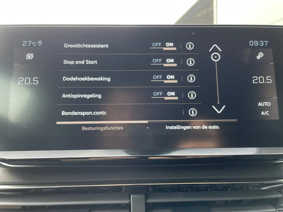 130pk GT (Camera - LED - Keyless Entry - i-cockpit - 7 zits - Parkeersensoren V+A - Adaptieve Cruise Controle - Automatische Airco)