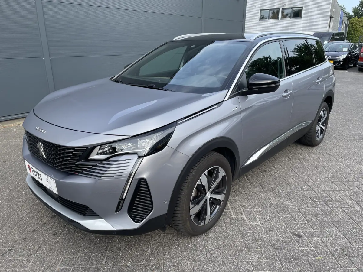 130pk GT (Camera - LED - Keyless Entry - i-cockpit - 7 zits - Parkeersensoren V+A - Adaptieve Cruise Controle - Automatische Airco)