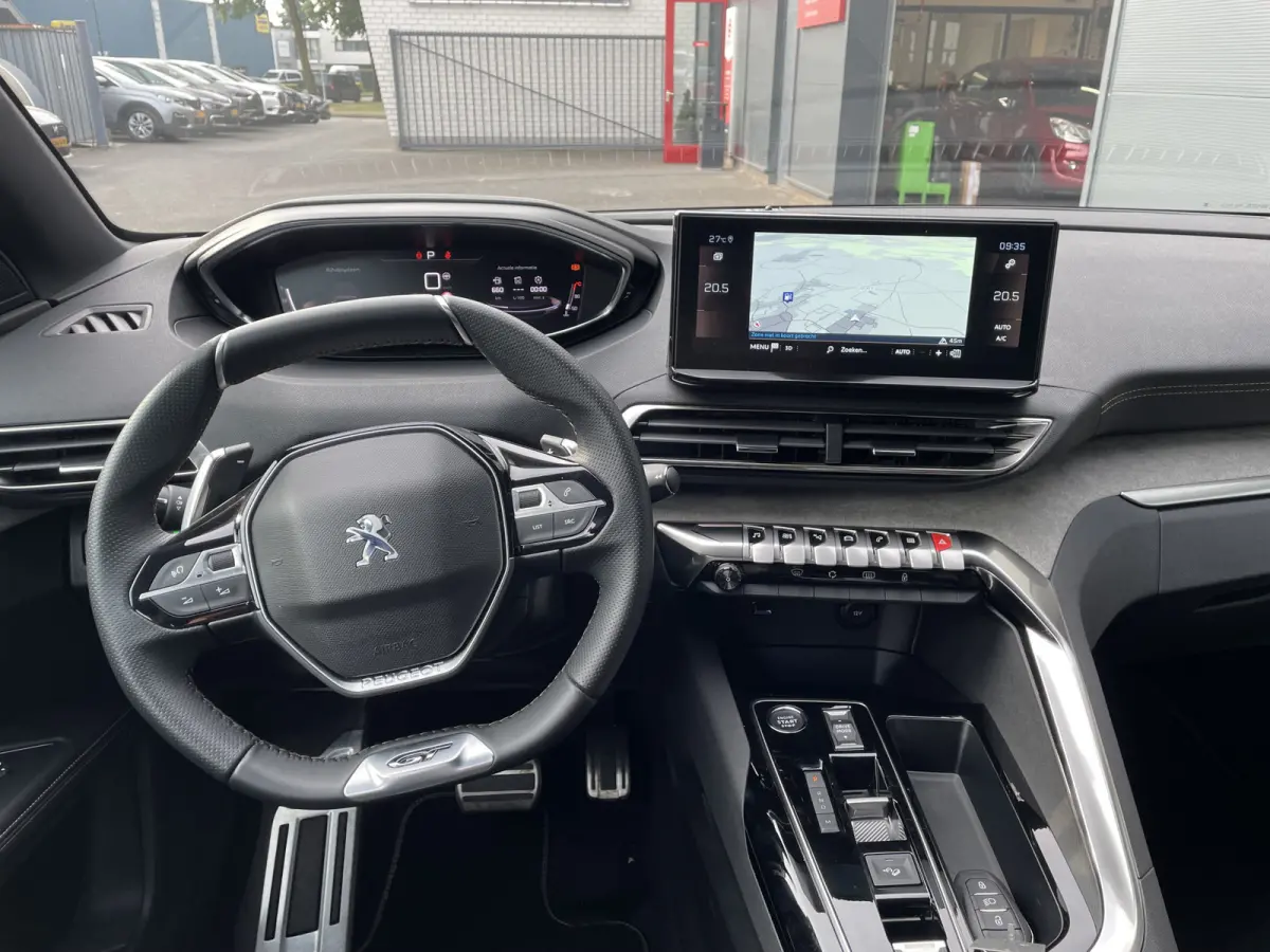 130pk GT (Camera - LED - Keyless Entry - i-cockpit - 7 zits - Parkeersensoren V+A - Adaptieve Cruise Controle - Automatische Airco)