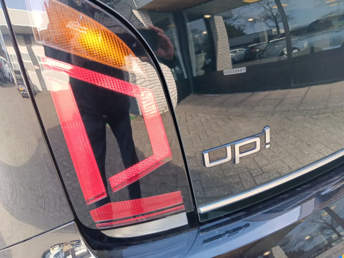 Up! 1.0 BMT high up! AIRCO,CRUISE,CAMERA,PDC,LMV,SUPER MOOI,ORG NL
