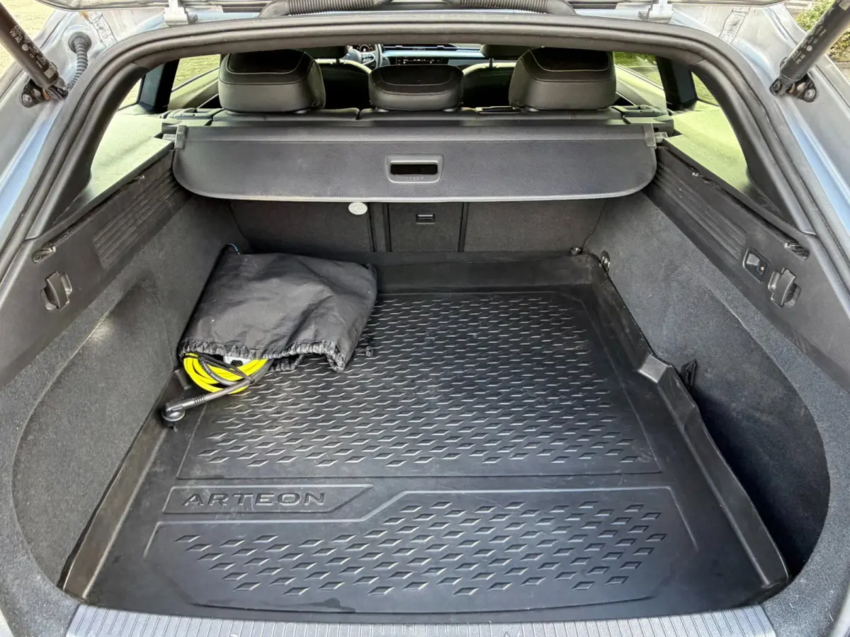 1.4 TSI eHybrid R-Line Business+