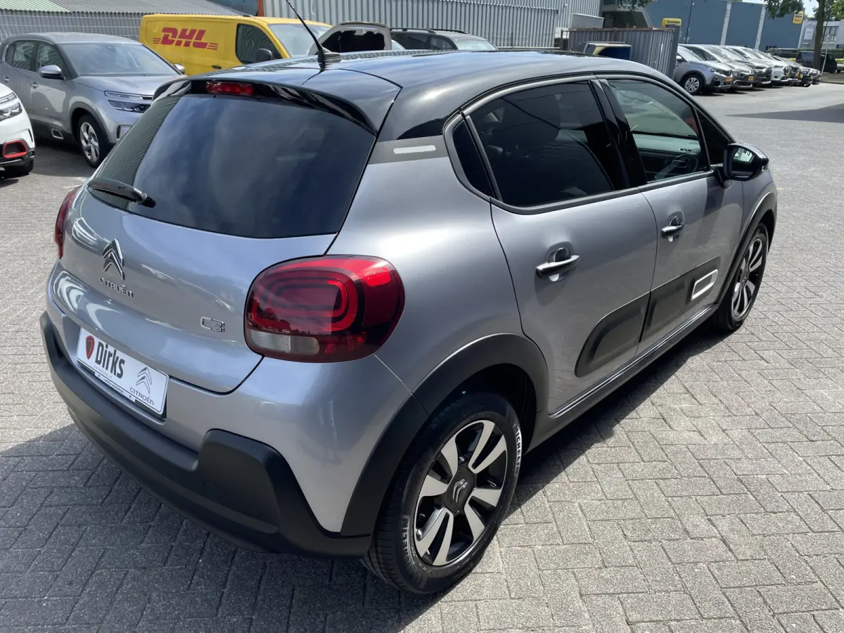 110pk Shine (Camera - Keyless Entry - Navigatie - Automatische Airco - Apple Carplay - LED)