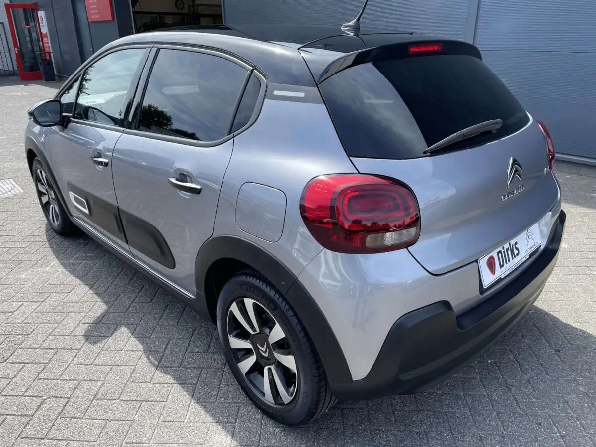 110pk Shine (Camera - Keyless Entry - Navigatie - Automatische Airco - Apple Carplay - LED)