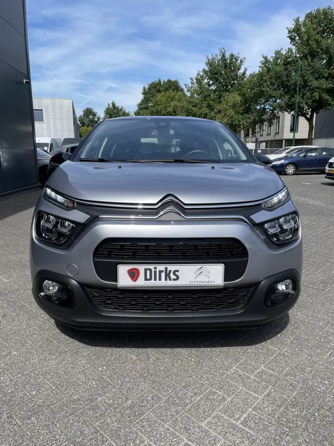 110pk Shine (Camera - Keyless Entry - Navigatie - Automatische Airco - Apple Carplay - LED)