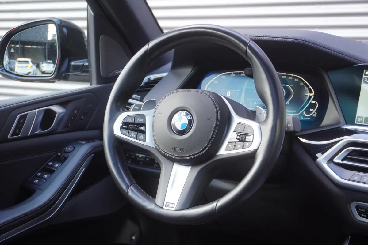 xDrive45e M Sportpakket | High Executive | 22 inch LM BMW Individual V-spaak | Glazen panoramadak | Driving Assistant Professional | Harman Kardon Surround Sound Systeem