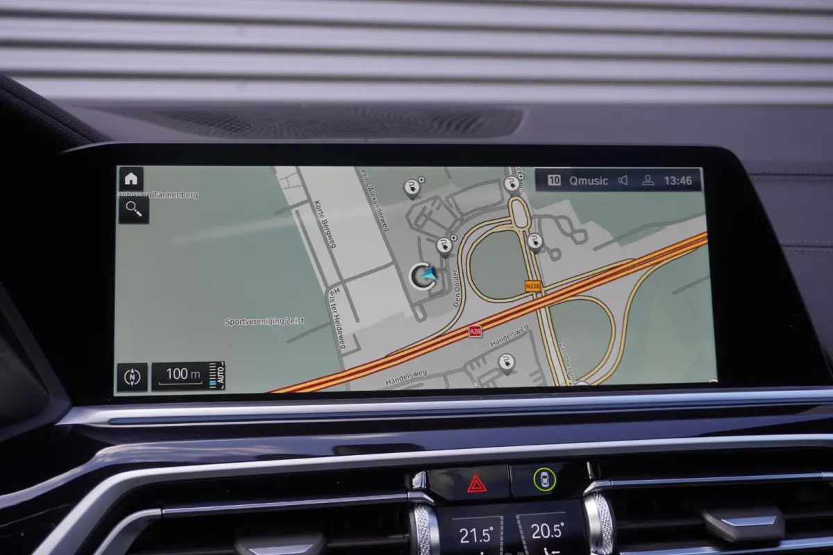 xDrive45e M Sportpakket | High Executive | 22 inch LM BMW Individual V-spaak | Glazen panoramadak | Driving Assistant Professional | Harman Kardon Surround Sound Systeem