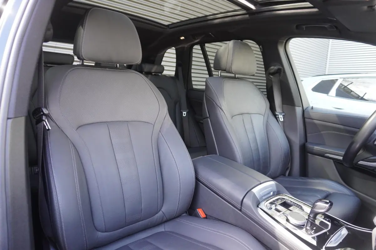xDrive45e M Sportpakket | High Executive | 22 inch LM BMW Individual V-spaak | Glazen panoramadak | Driving Assistant Professional | Harman Kardon Surround Sound Systeem