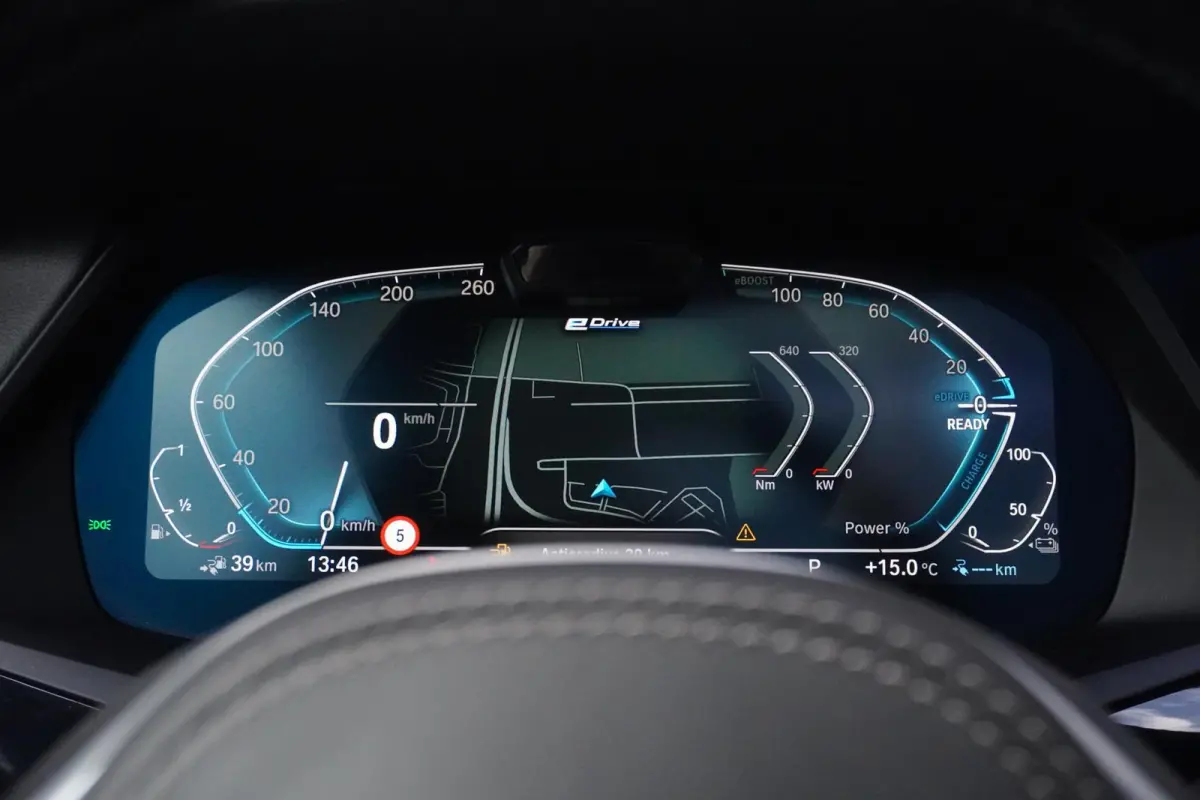 xDrive45e M Sportpakket | High Executive | 22 inch LM BMW Individual V-spaak | Glazen panoramadak | Driving Assistant Professional | Harman Kardon Surround Sound Systeem