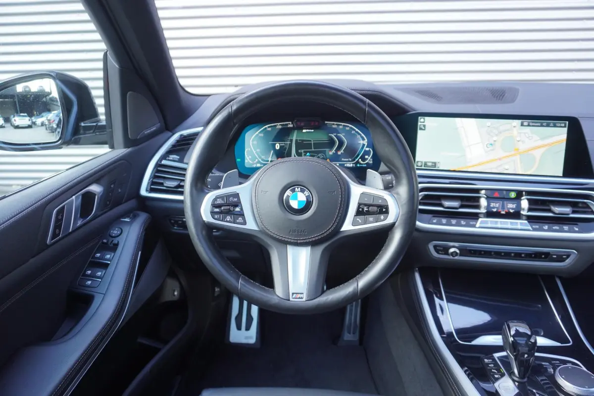 xDrive45e M Sportpakket | High Executive | 22 inch LM BMW Individual V-spaak | Glazen panoramadak | Driving Assistant Professional | Harman Kardon Surround Sound Systeem