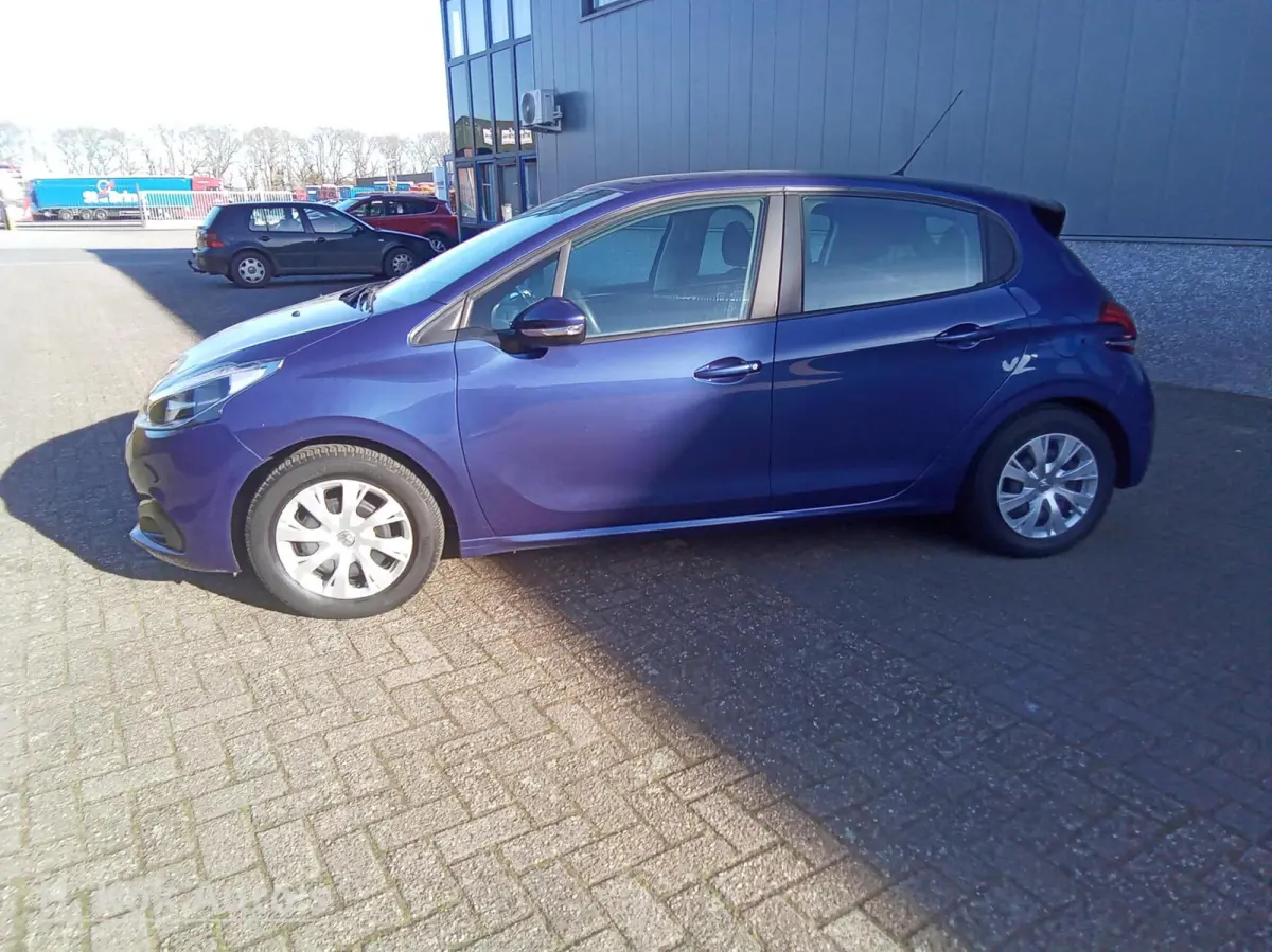 1.2 PureT Allure Airco Navigatie 12 M garantie