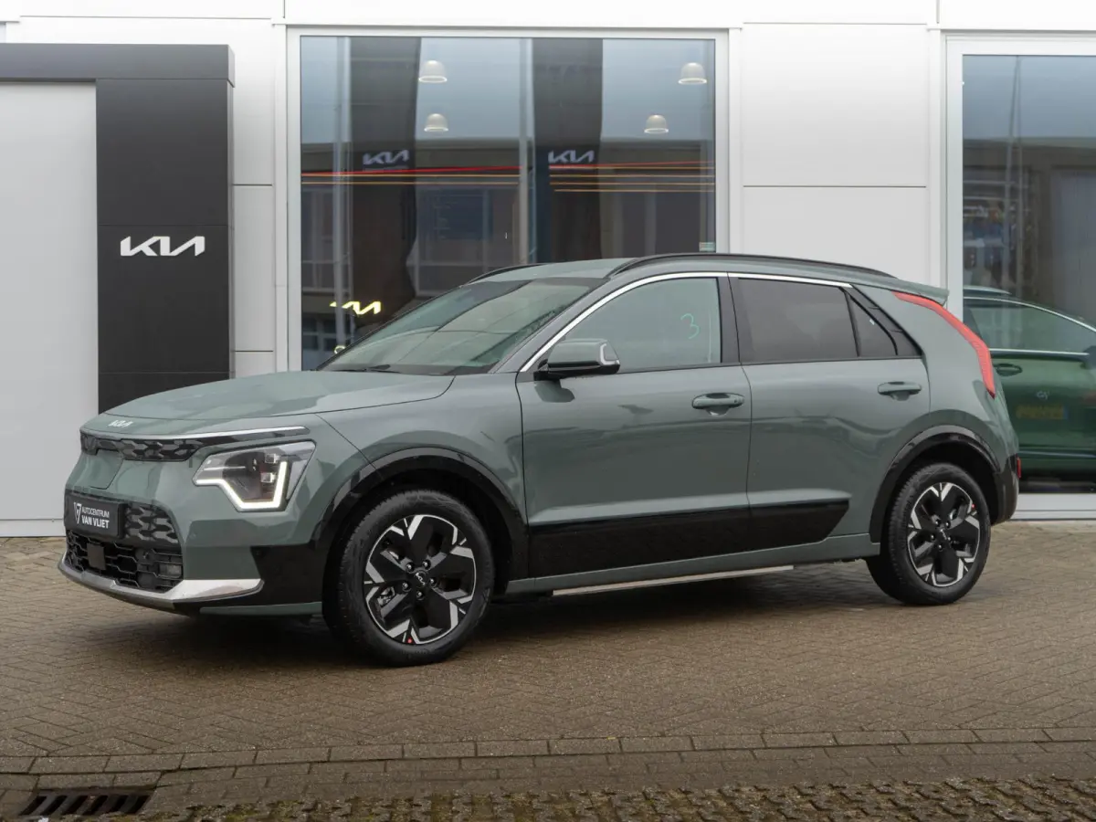 Light Advanced 64.8 kWh | Uit voorraad leverbaar | Navi. | Carplay | Adapt. Cruise | Clima. | Keyless | Camera
