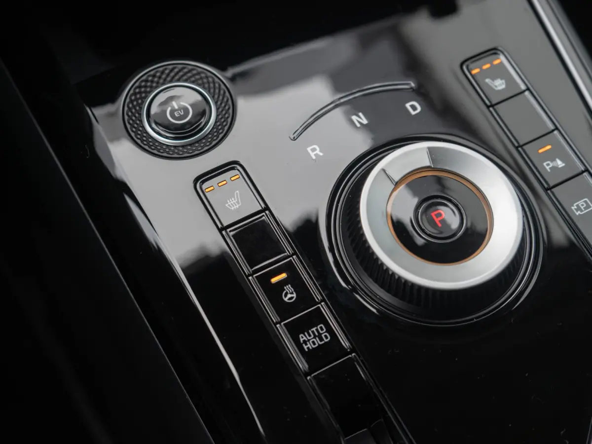 Light Advanced 64.8 kWh | Uit voorraad leverbaar | Navi. | Carplay | Adapt. Cruise | Clima. | Keyless | Camera