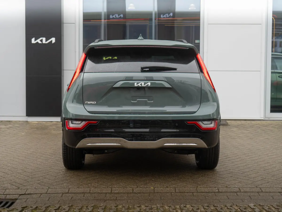 Light Advanced 64.8 kWh | Uit voorraad leverbaar | Navi. | Carplay | Adapt. Cruise | Clima. | Keyless | Camera