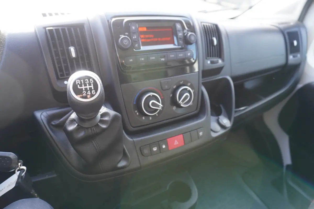 2.2 BlueHDi 140PK S&S 3.5t Zwaar HD Meubelbak + laadklep Nr. V184 | Airco | Cruise | Camera