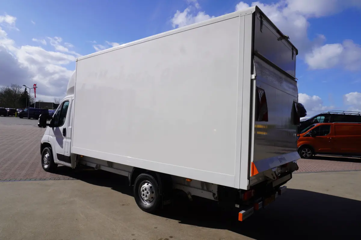 2.2 BlueHDi 140PK S&S 3.5t Zwaar HD Meubelbak + laadklep Nr. V184 | Airco | Cruise | Camera