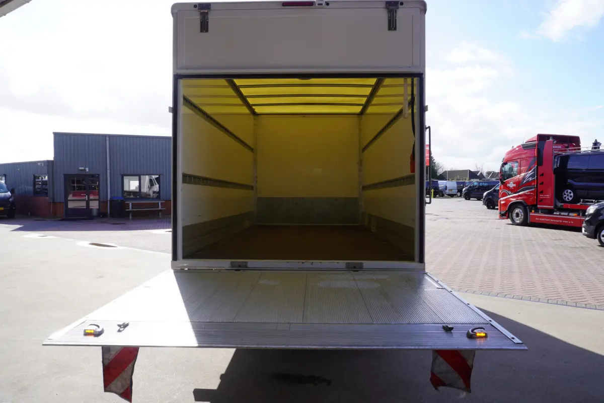 2.2 BlueHDi 140PK S&S 3.5t Zwaar HD Meubelbak + laadklep Nr. V184 | Airco | Cruise | Camera