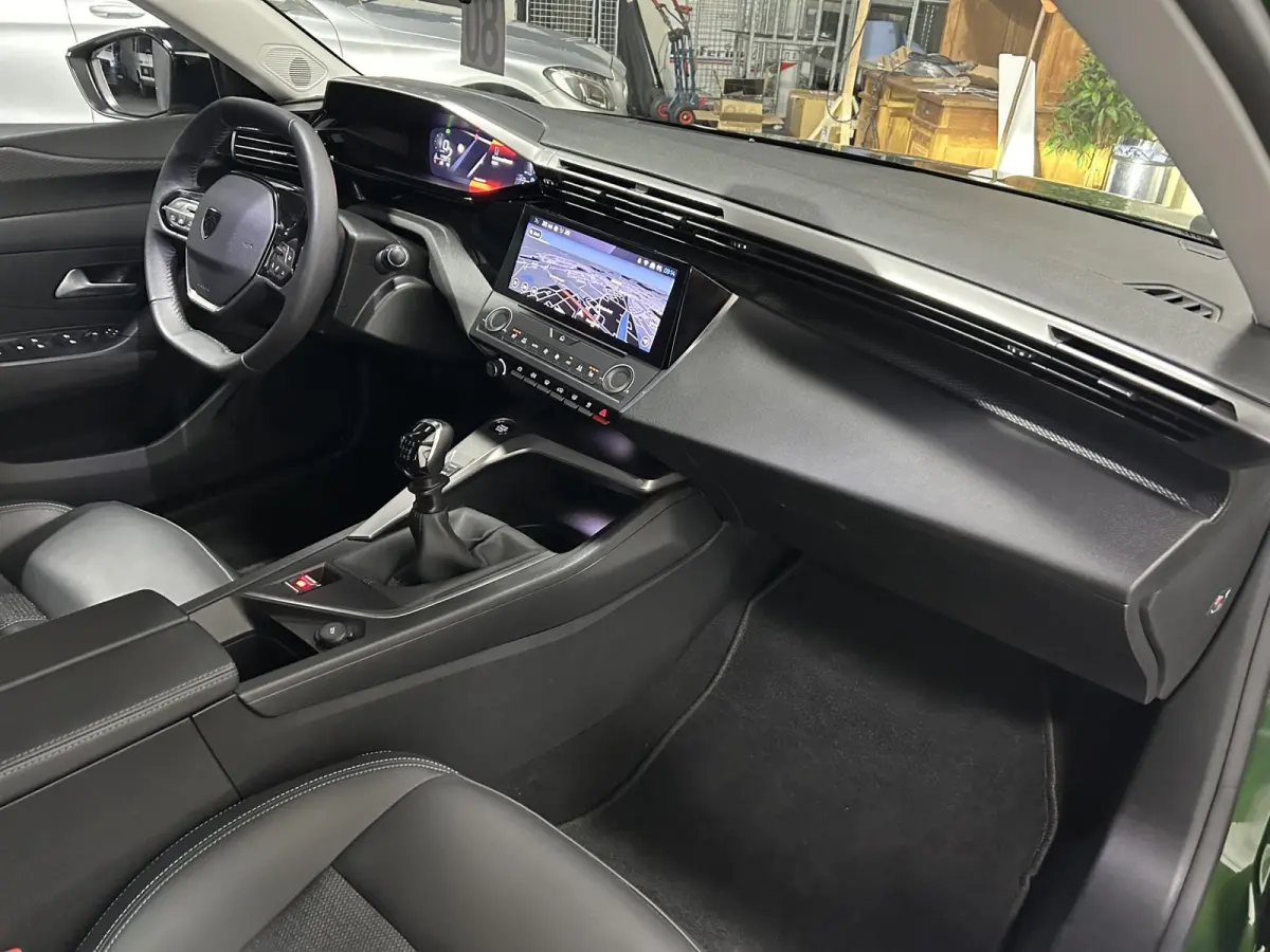 1.2 PureTech Active Pack Business Navi Clima Apple Carplay Cruise Stoelverwarming Leder/stof