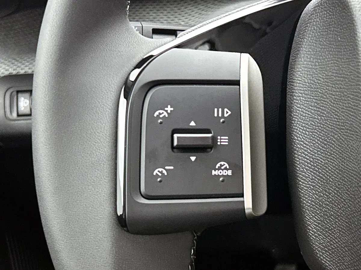 1.2 Plus 100pk | 8 JAAR GARANTIE | Achteruitrijcamera | Cruise control | Apple Carplay/Android Auto | DAB+ radio | 17" LMV |