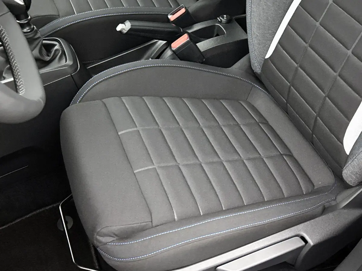 1.2 Plus 100pk | 8 JAAR GARANTIE | Achteruitrijcamera | Cruise control | Apple Carplay/Android Auto | DAB+ radio | 17" LMV |