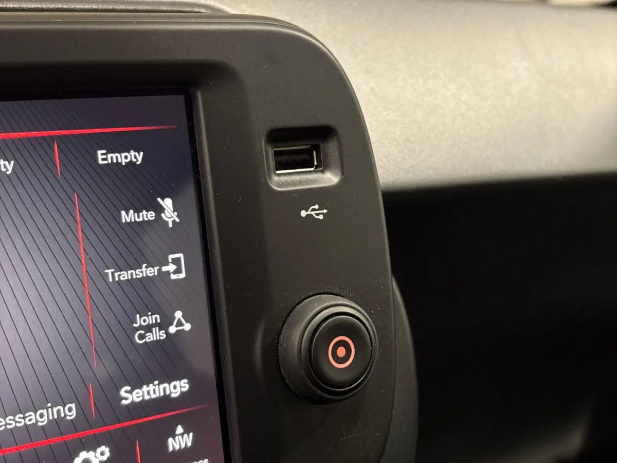 1.0 Hybrid City Life | Airco | Dakrails | Bluetooth Telefoon | Audiobedienig op stuurwiel |