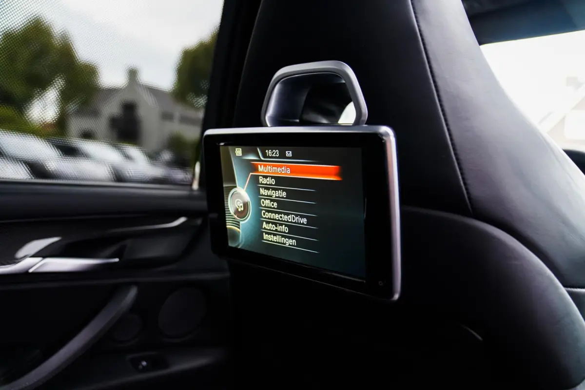 M | Carbon | ABC Sport uitlaat | 100% Dealer onderhouden | Origineel Nederlands | 360 cam | Head up Display | TV Achterin |