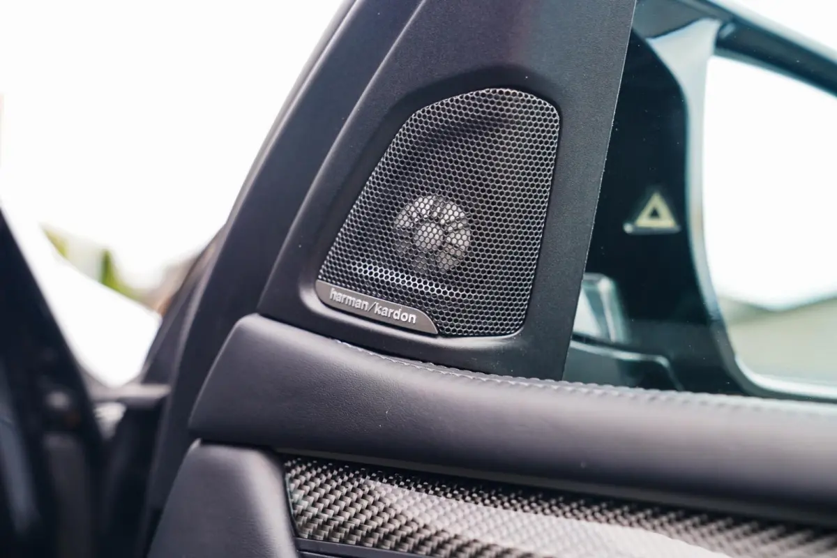 M | Carbon | ABC Sport uitlaat | 100% Dealer onderhouden | Origineel Nederlands | 360 cam | Head up Display | TV Achterin |
