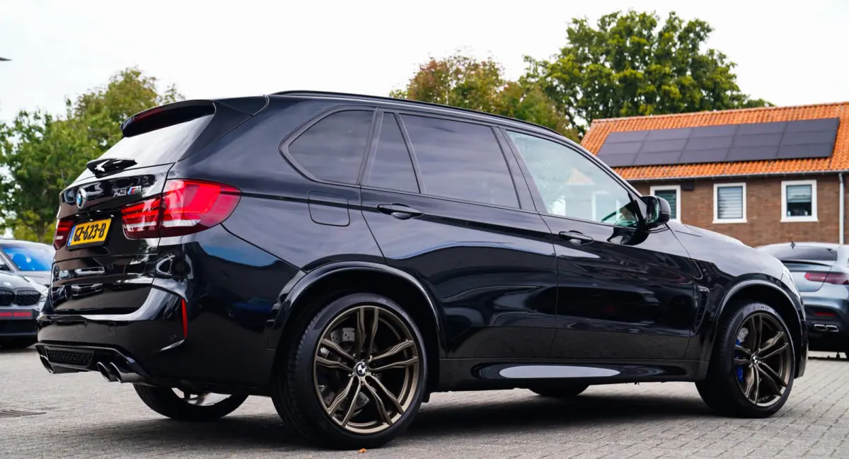M | Carbon | ABC Sport uitlaat | 100% Dealer onderhouden | Origineel Nederlands | 360 cam | Head up Display | TV Achterin |