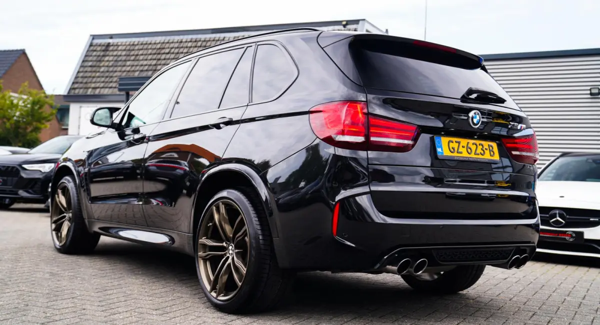 M | Carbon | ABC Sport uitlaat | 100% Dealer onderhouden | Origineel Nederlands | 360 cam | Head up Display | TV Achterin |