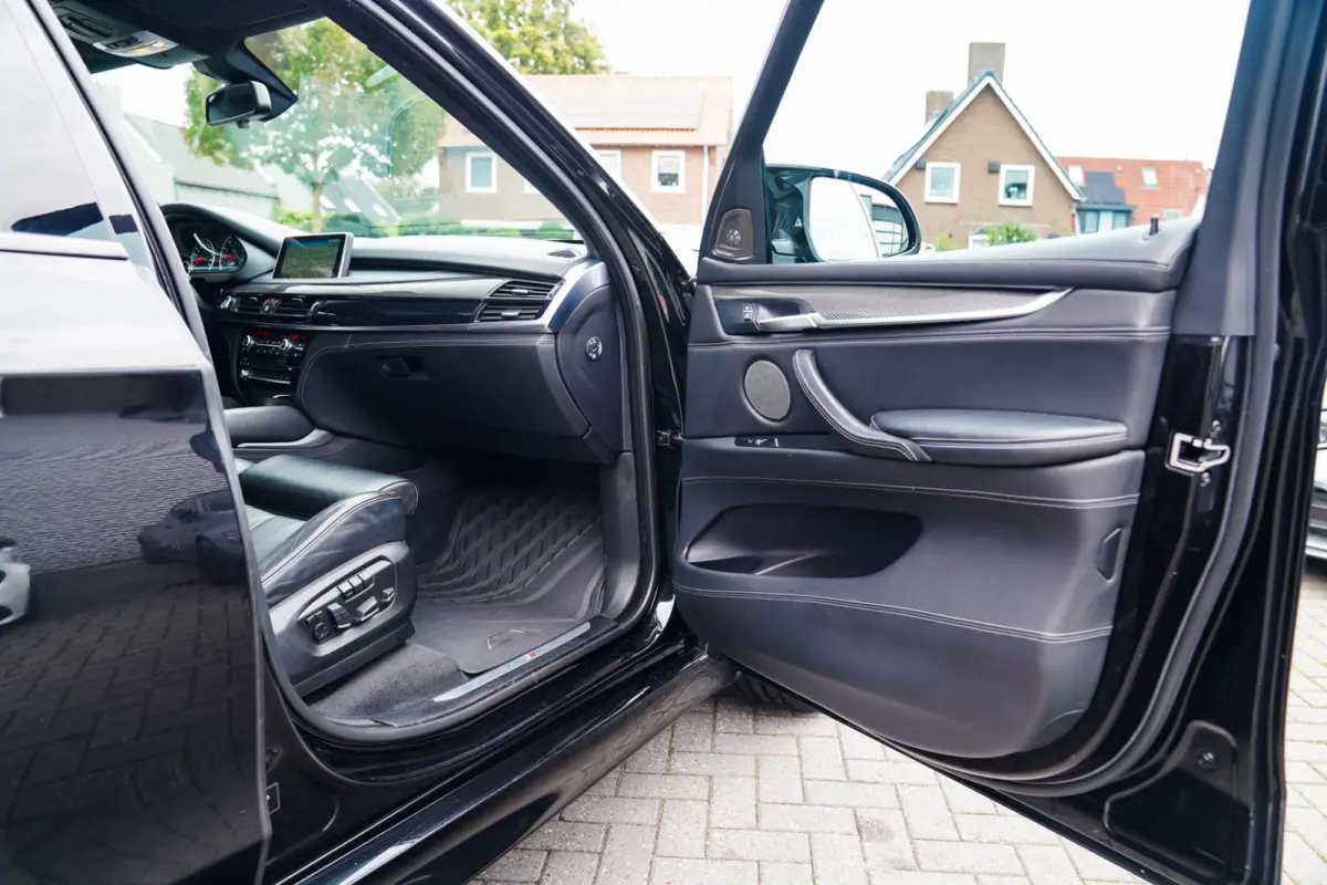 M | Carbon | ABC Sport uitlaat | 100% Dealer onderhouden | Origineel Nederlands | 360 cam | Head up Display | TV Achterin |