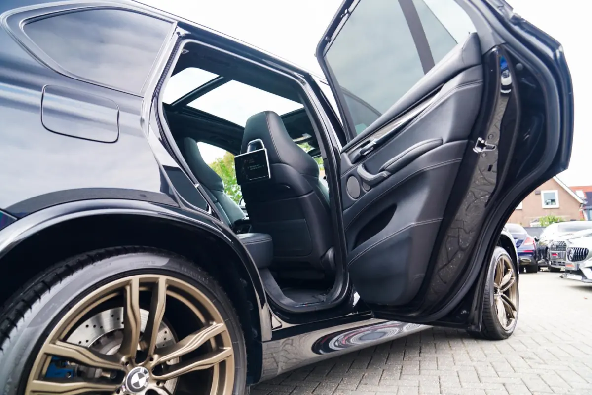 M | Carbon | ABC Sport uitlaat | 100% Dealer onderhouden | Origineel Nederlands | 360 cam | Head up Display | TV Achterin |