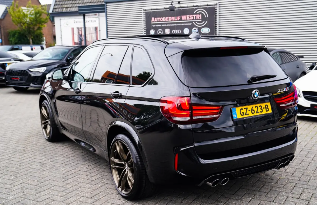 M | Carbon | ABC Sport uitlaat | 100% Dealer onderhouden | Origineel Nederlands | 360 cam | Head up Display | TV Achterin |