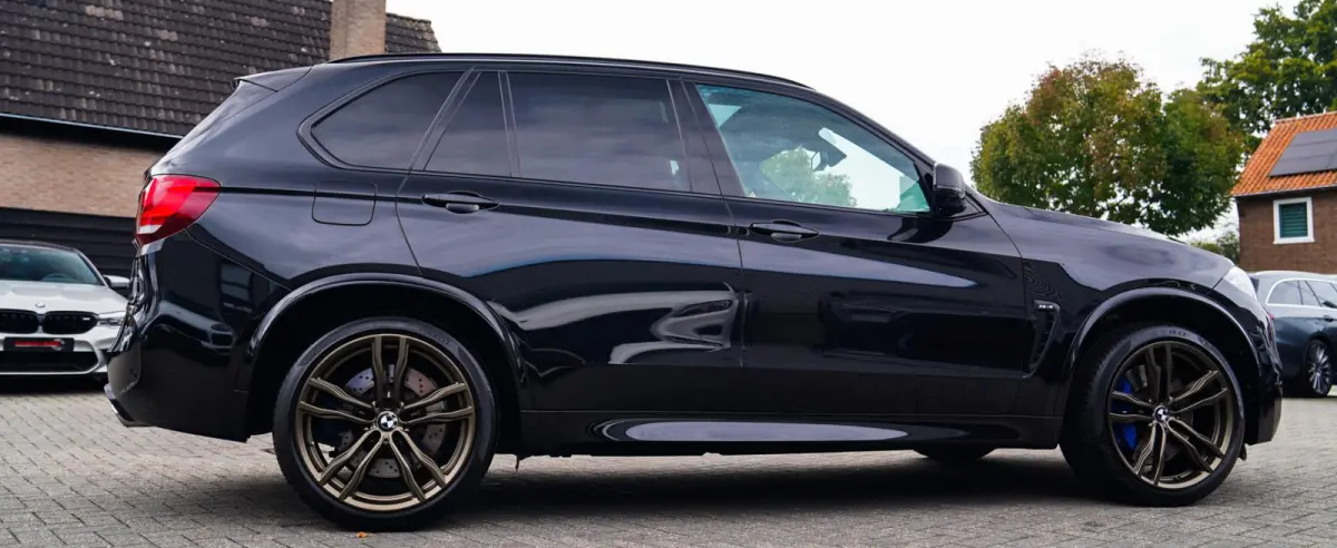 M | Carbon | ABC Sport uitlaat | 100% Dealer onderhouden | Origineel Nederlands | 360 cam | Head up Display | TV Achterin |