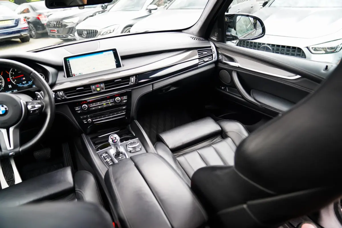 M | Carbon | ABC Sport uitlaat | 100% Dealer onderhouden | Origineel Nederlands | 360 cam | Head up Display | TV Achterin |