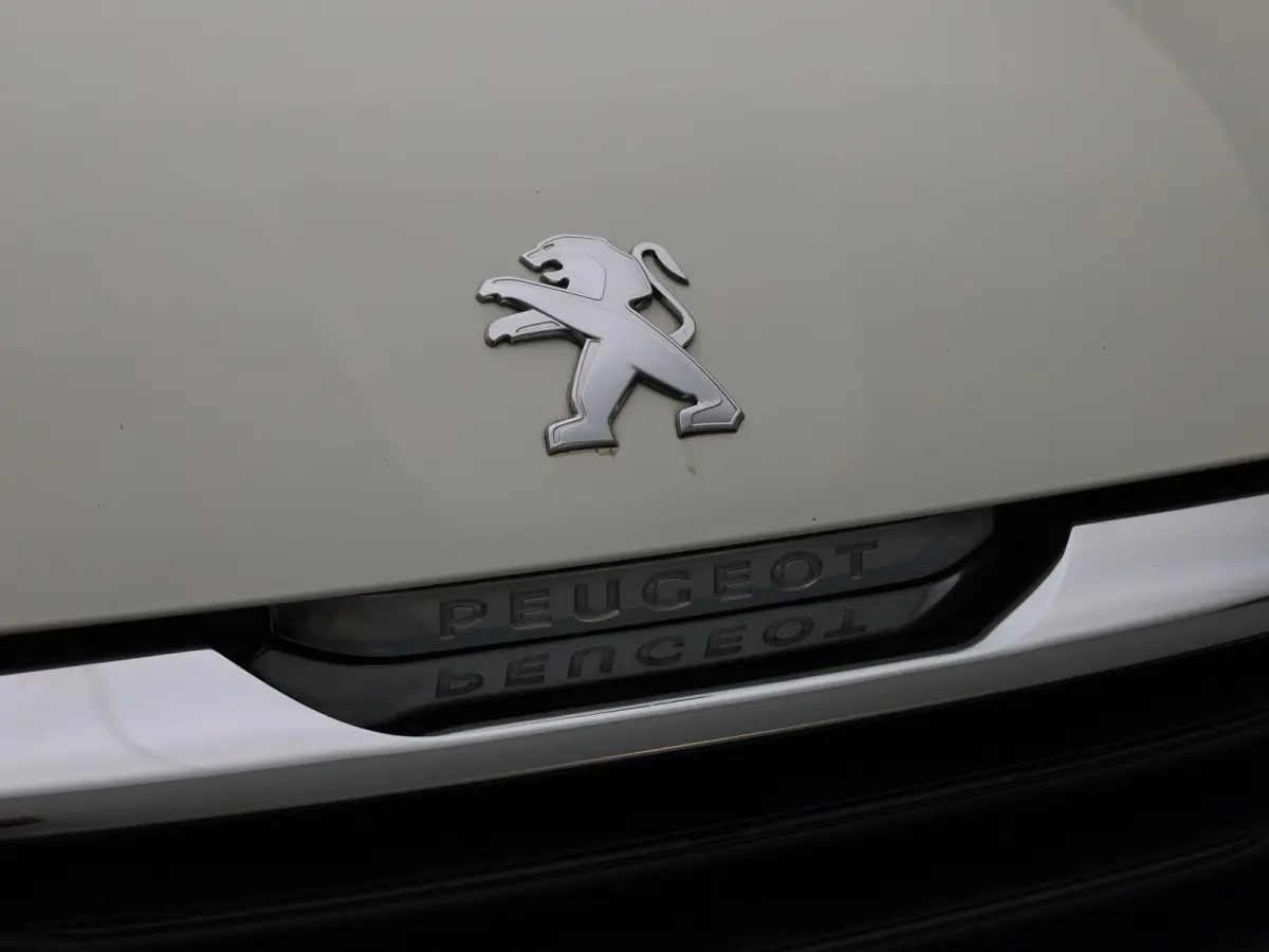 1.0 e-VTi Active | Airconditioning | Bluetooth | Elektrische Ramen |