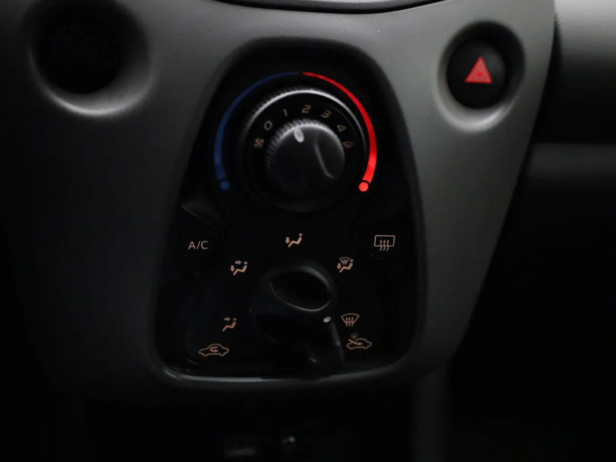 1.0 e-VTi Active | Airconditioning | Bluetooth | Elektrische Ramen |