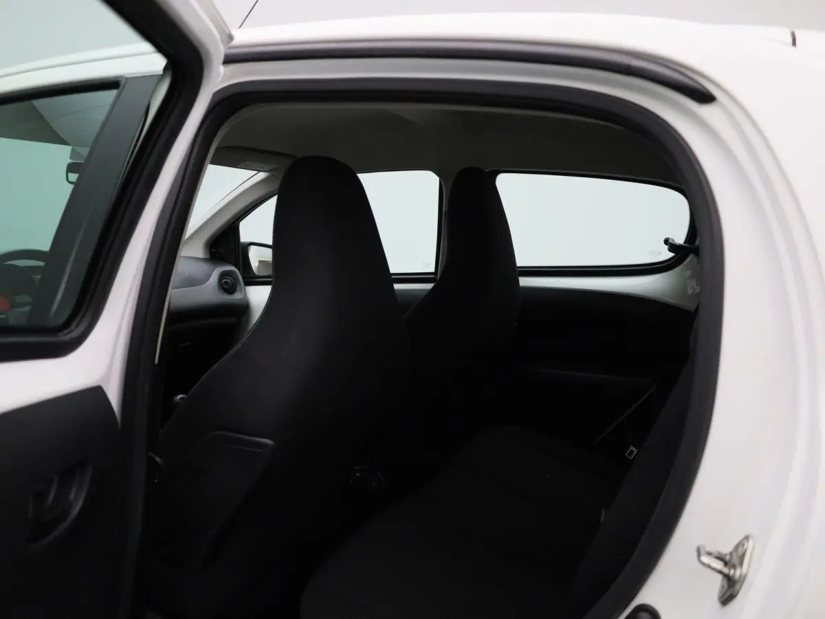 1.0 e-VTi Active | Airconditioning | Bluetooth | Elektrische Ramen |