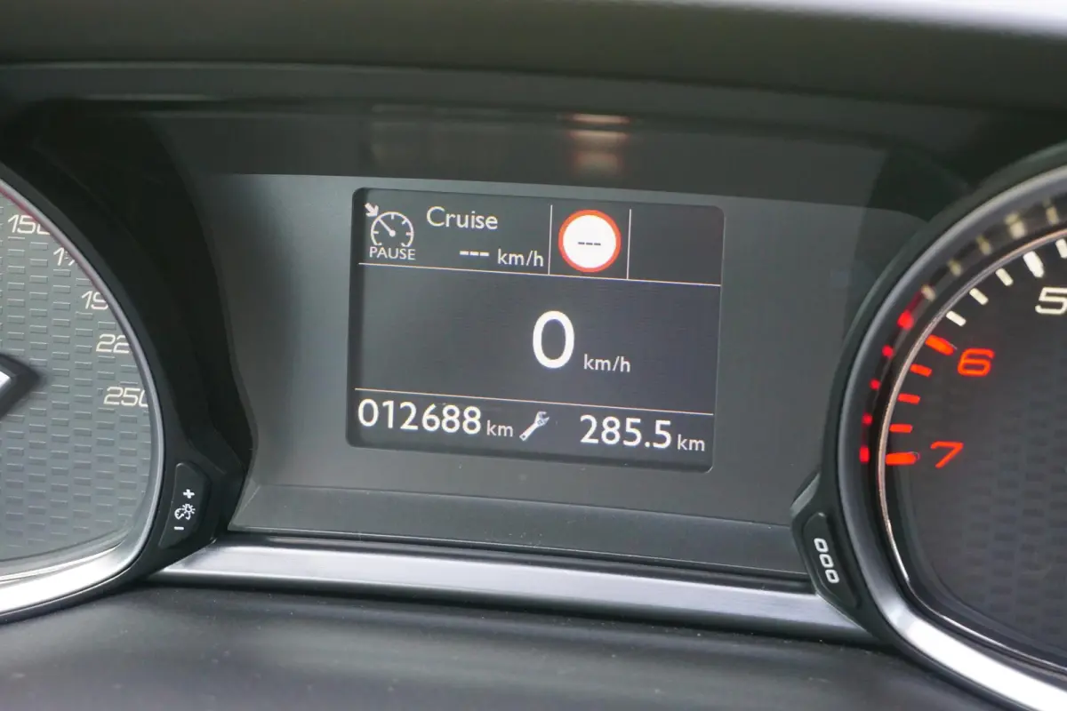 1.6 e-THP GTi 270 Nieuwstaat |20.455 km !! UNIEK |272 pk |Coupe Franche |Denon |Verwarmde stoelen met massage |Full LED koplampen |1e eigenaar |Collectors item VOL VOL OPTIE S