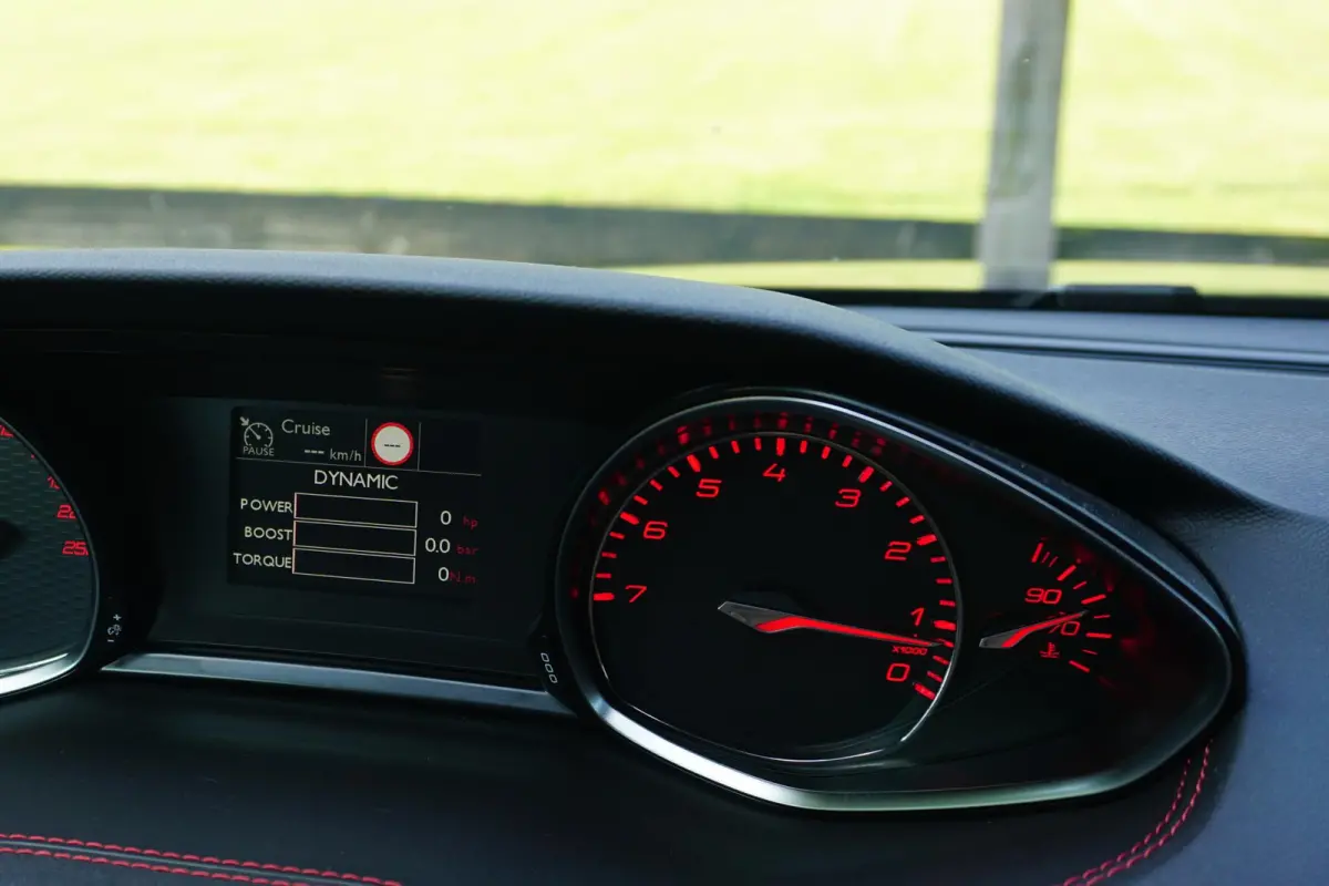 1.6 e-THP GTi 270 Nieuwstaat |20.455 km !! UNIEK |272 pk |Coupe Franche |Denon |Verwarmde stoelen met massage |Full LED koplampen |1e eigenaar |Collectors item VOL VOL OPTIE S