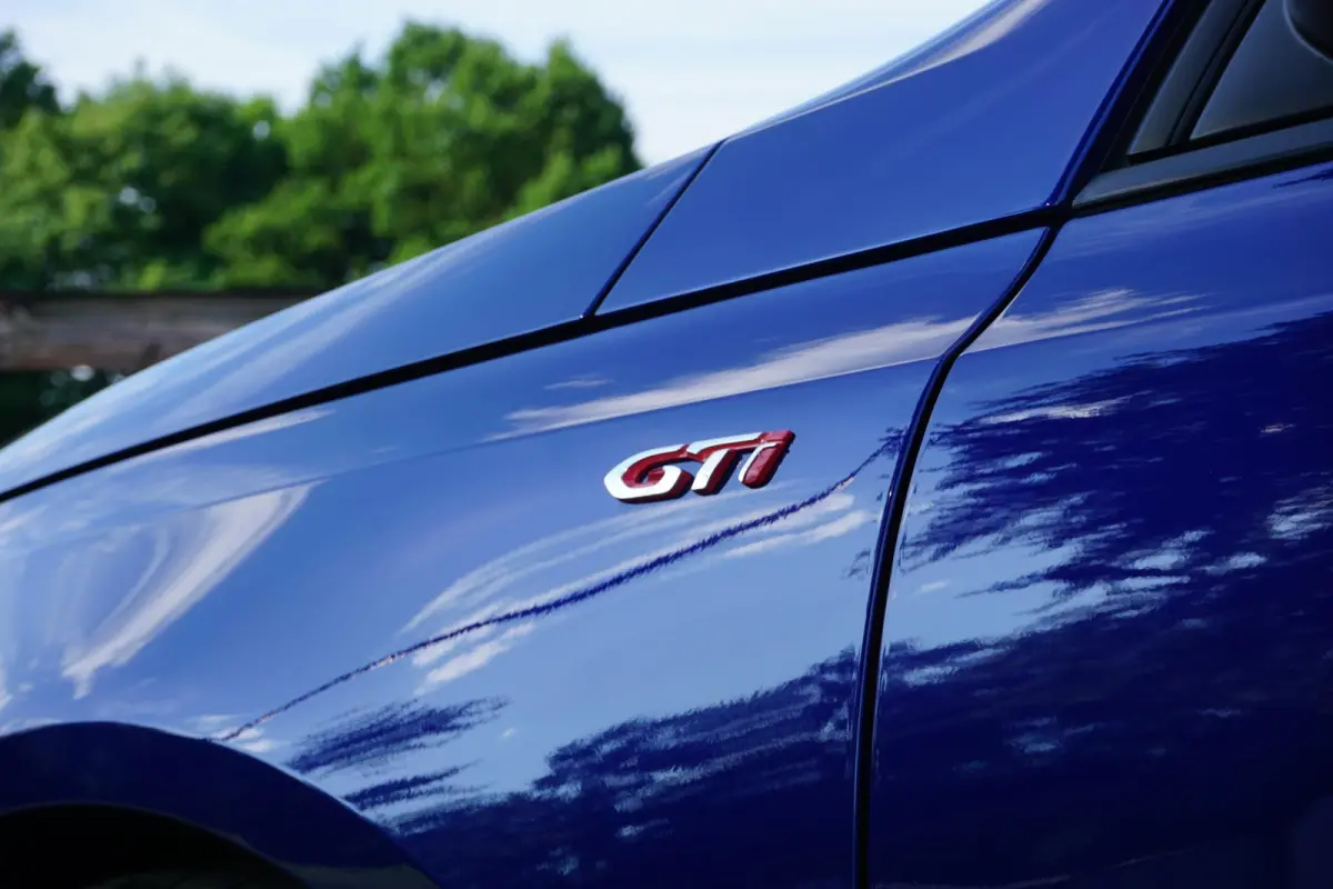 1.6 e-THP GTi 270 Nieuwstaat |20.455 km !! UNIEK |272 pk |Coupe Franche |Denon |Verwarmde stoelen met massage |Full LED koplampen |1e eigenaar |Collectors item VOL VOL OPTIE S