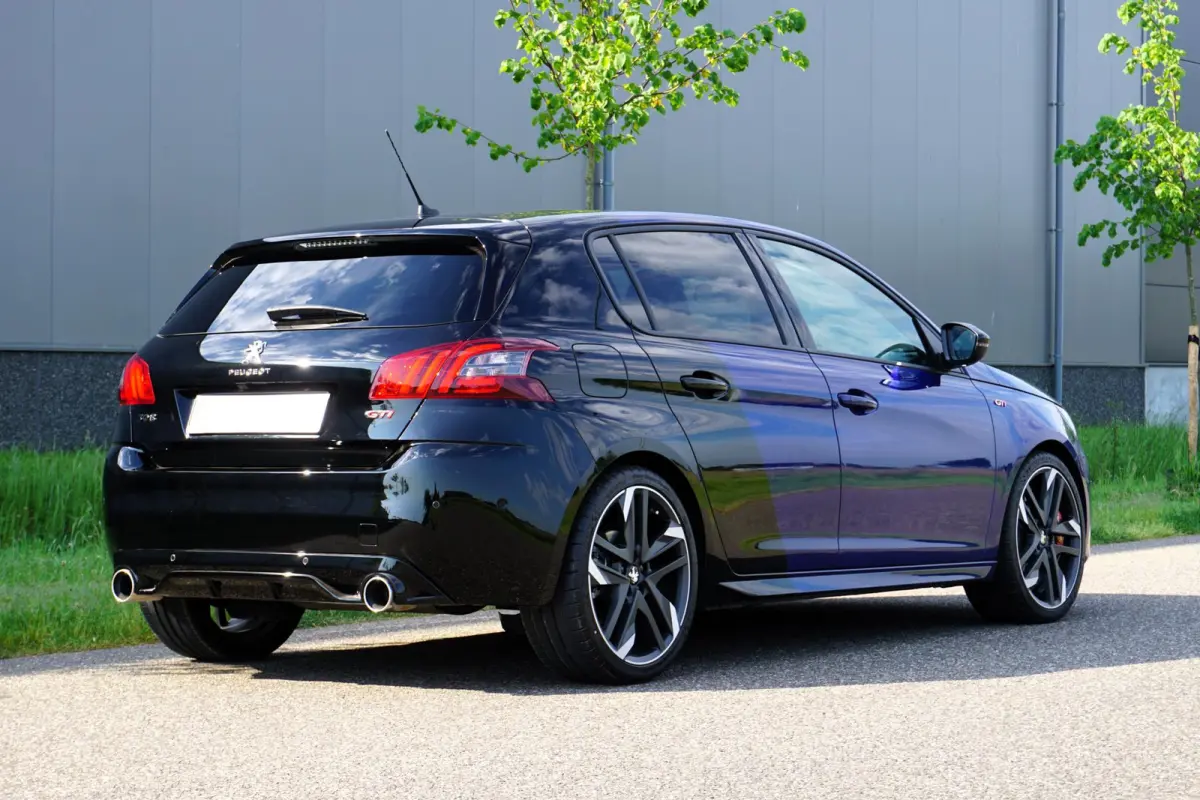 1.6 e-THP GTi 270 Nieuwstaat |20.455 km !! UNIEK |272 pk |Coupe Franche |Denon |Verwarmde stoelen met massage |Full LED koplampen |1e eigenaar |Collectors item VOL VOL OPTIE S