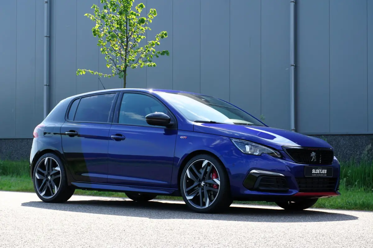 1.6 e-THP GTi 270 Nieuwstaat |20.455 km !! UNIEK |272 pk |Coupe Franche |Denon |Verwarmde stoelen met massage |Full LED koplampen |1e eigenaar |Collectors item VOL VOL OPTIE S